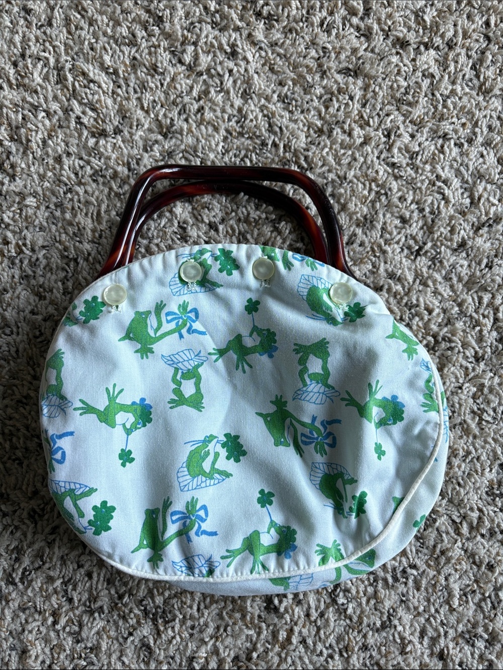 Vintage Bermuda Bag with Lucite Handle and Reversible Cloth Cover - Picture 6 of 10